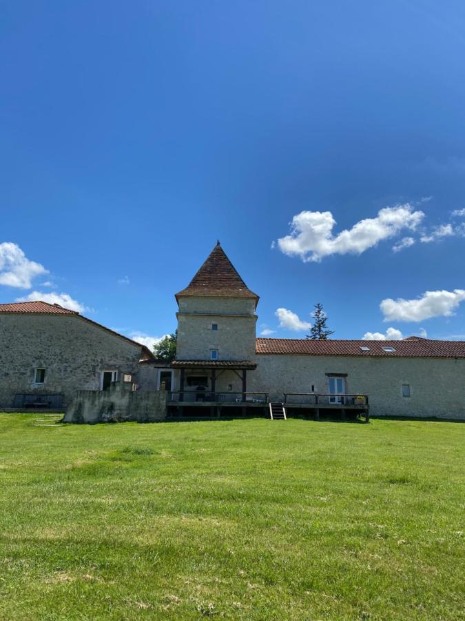 מלון Sainte-Colombe-de-Villeneuve Domaine De Villot מראה חיצוני תמונה